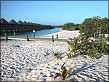 Der weiße Sandstrand der Malediven Foto 